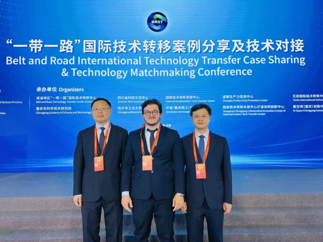 202512091765251878848342.jpg 130a5d2d12e3fd406dbe62b49750e5a6.jpg